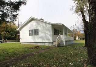 105 Thornton Rd in Oak Ridge, TN - Building Photo - Building Photo