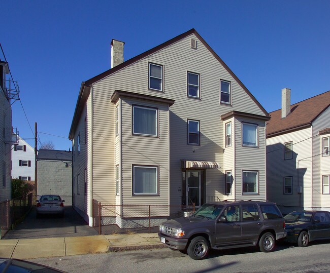 103-115 5th St in Fall River, MA - Foto de edificio - Building Photo