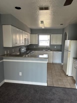 242 Dawn Ct in Kissimmee, FL - Building Photo