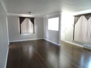18012 Prosper Ave in Eastpointe, MI - Building Photo - Building Photo