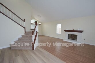 1906 Kensington Ln in Oxnard, CA - Building Photo - Building Photo