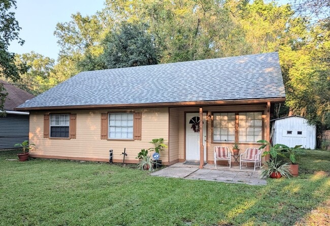 property at 216 Maplewood St