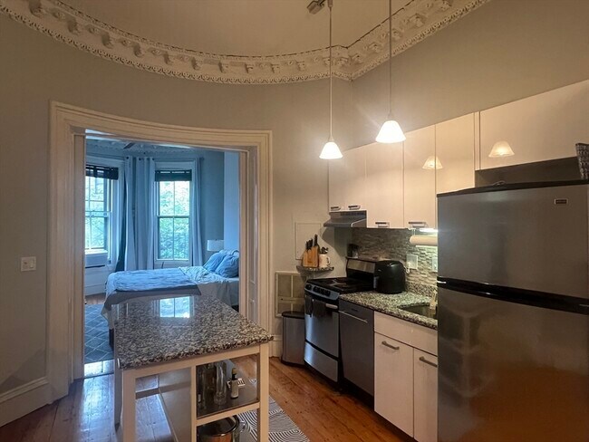 3 Wellington St, Unit 2 in Boston, MA - Building Photo - Building Photo
