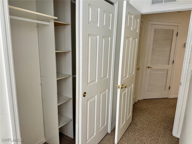 property at 860 Hampton Cir