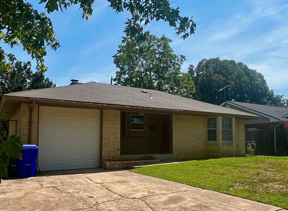 949 Barkley Cir in Norman, OK - Building Photo