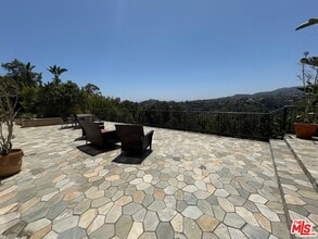 911 Teakwood Rd in Los Angeles, CA - Building Photo - Building Photo