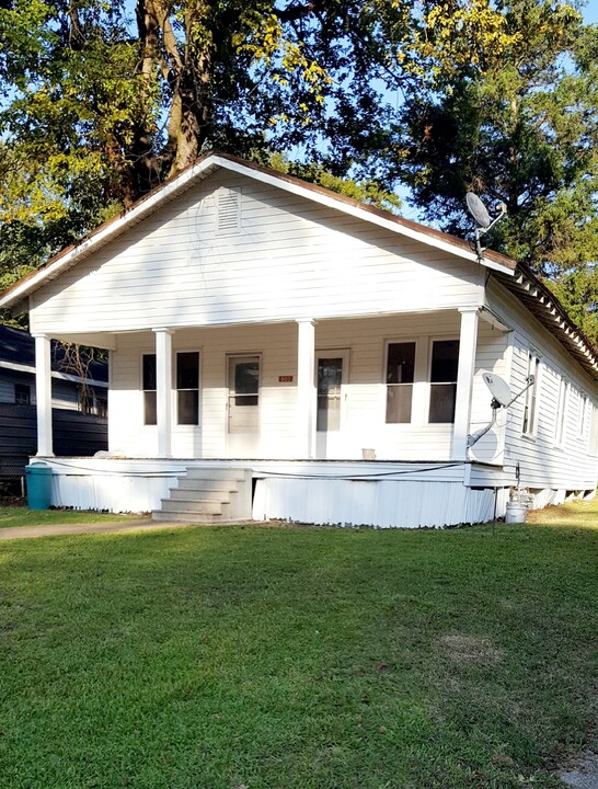 803 Boatner St in Bastrop, LA - Building Photo