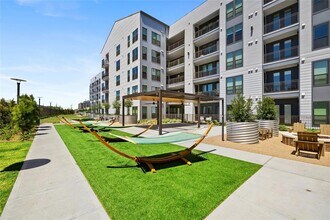 1215 Sawyer St in Houston, TX - Building Photo - Building Photo