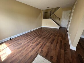 323 Beverly St in Hinesville, GA - Building Photo - Building Photo