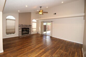 9547 N Sharon Ave in Fresno, CA - Building Photo - Building Photo