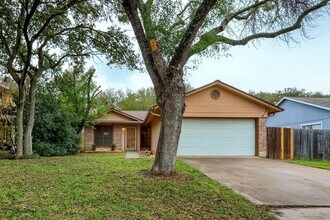 8400 Horton Trail in Austin, TX - Building Photo - Building Photo
