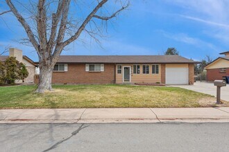 2180 S Estes St, Unit 2940-A in Lakewood, CO - Building Photo - Building Photo