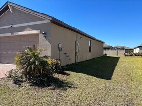 7144 Topaz Dr in Grant Valkaria, FL - Building Photo - Building Photo
