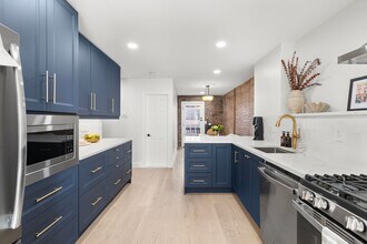 302 4th St in Jersey City, NJ - Building Photo - Building Photo