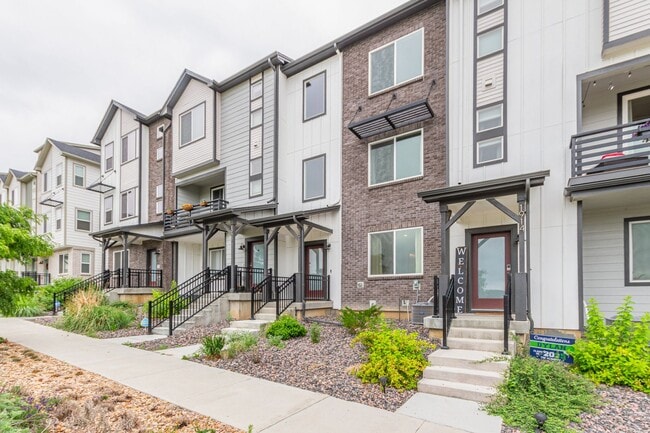 property at 1918 W 165th Way