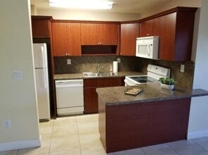 3680 SW 59th Ave in Davie, FL - Building Photo - Building Photo