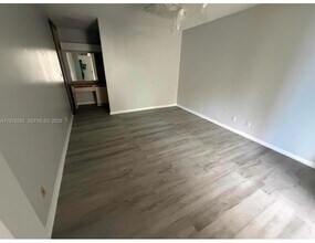 2590 Carambola Cir N in Coconut Creek, FL - Building Photo - Building Photo