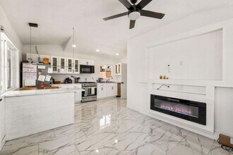 44500 San Carlos Ave in Palm Desert, CA - Building Photo - Building Photo