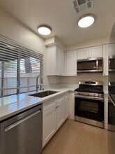 6228 Meadow View Ln in Las Vegas, NV - Building Photo - Building Photo