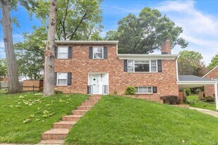 664 S Greenbrier St in Arlington, VA - Building Photo