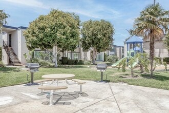 Huntington Pointe in Huntington Beach, CA - Building Photo - Building Photo