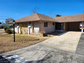 241 Thistle Ct in Lehigh Acres, FL - Building Photo