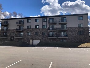 Gauvette Park Apartments in Columbia Heights, MN - Foto de edificio - Building Photo