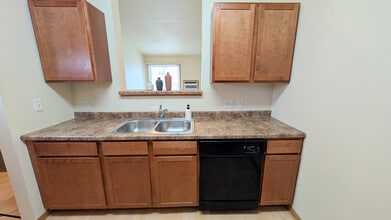 Amber Ridge Apartments in Fargo, ND - Foto de edificio - Building Photo