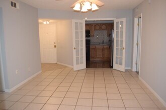 1507 SE Royal Green Cir in Port St. Lucie, FL - Foto de edificio - Building Photo