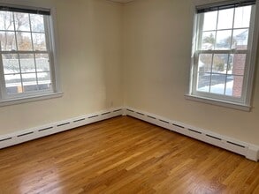 1058 Farmington Ave in West Hartford, CT - Building Photo - Building Photo
