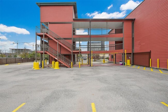 1025 Swanson St in Houston, TX - Building Photo - Building Photo