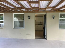 6733 Lodge Ave in Orlando, FL - Building Photo
