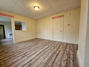 31 Shaw St, Unit 31A Shaw St. in Sanford, ME - Building Photo - Building Photo