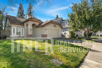 2424 Julliard Cir in Roseville, CA - Building Photo - Building Photo