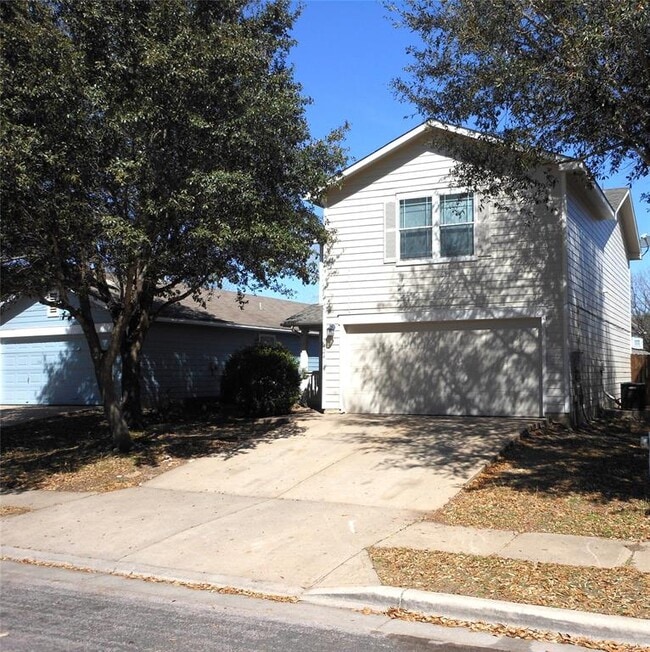7424 Elk Pass Dr in Austin, TX - Building Photo - Building Photo