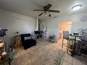 21139 Glendale Ave in Port Charlotte, FL - Building Photo - Building Photo