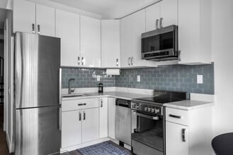 27E E 128th St in New York, NY - Building Photo - Building Photo