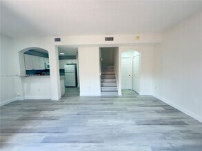 11539 NW 60th Terrace in Doral, FL - Building Photo - Building Photo