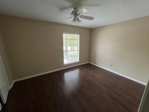 3900 Windwood Cir in Bryan, TX - Building Photo - Building Photo