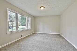 220 Gilbert Rd in Fayetteville, GA - Building Photo - Building Photo