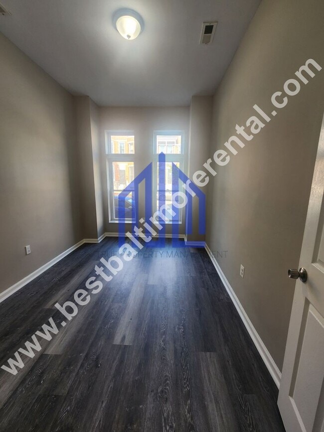 property at 1312 N Luzerne Ave