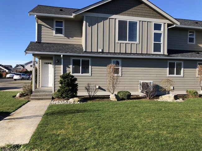8841 Line Rd in Lynden, WA - Building Photo - Building Photo