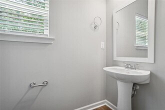 2862 Laurel Ridge Cir in East Point, GA - Building Photo - Building Photo