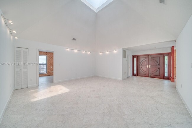 7320 SW 100th Ct in Miami, FL - Building Photo - Building Photo