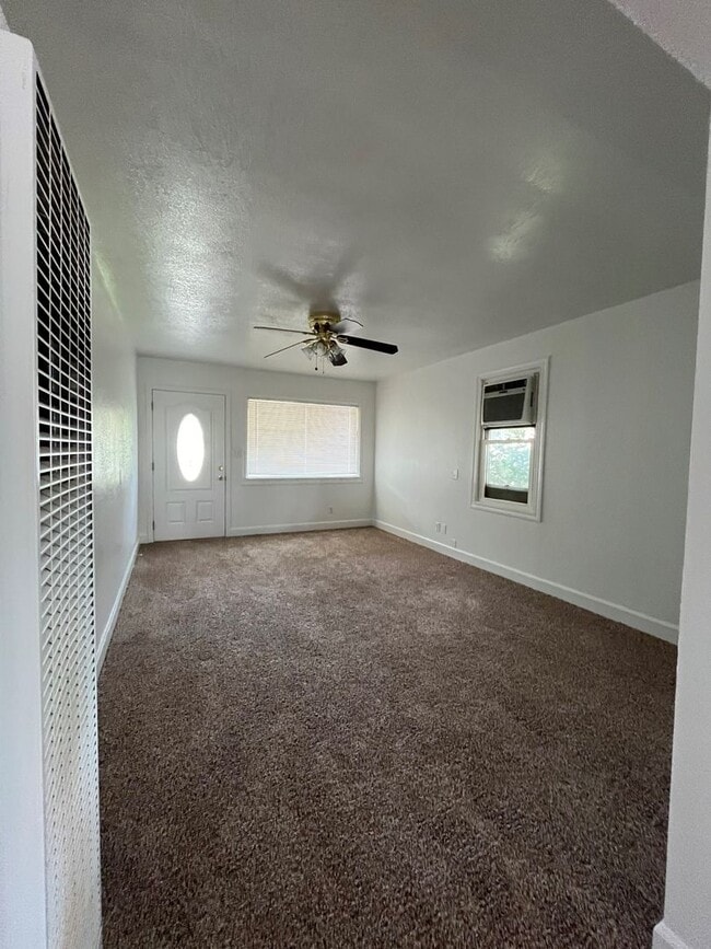 1755 School St in Anderson, CA - Building Photo - Building Photo