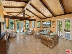 14552 Hesby St in Los Angeles, CA - Building Photo - Building Photo