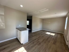 114 Evergreen Pl in Poplar Bluff, MO - Building Photo - Building Photo