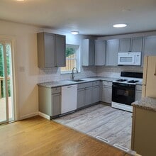 549 Cumberland Rd in Pittsburgh, PA - Foto de edificio - Building Photo