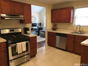 6 Birchside Dr in Norwalk, CT - Building Photo - Building Photo