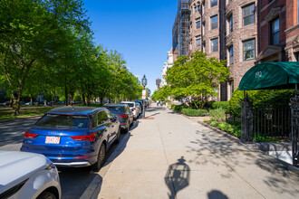 192 Commonwealth Ave in Boston, MA - Foto de edificio - Building Photo